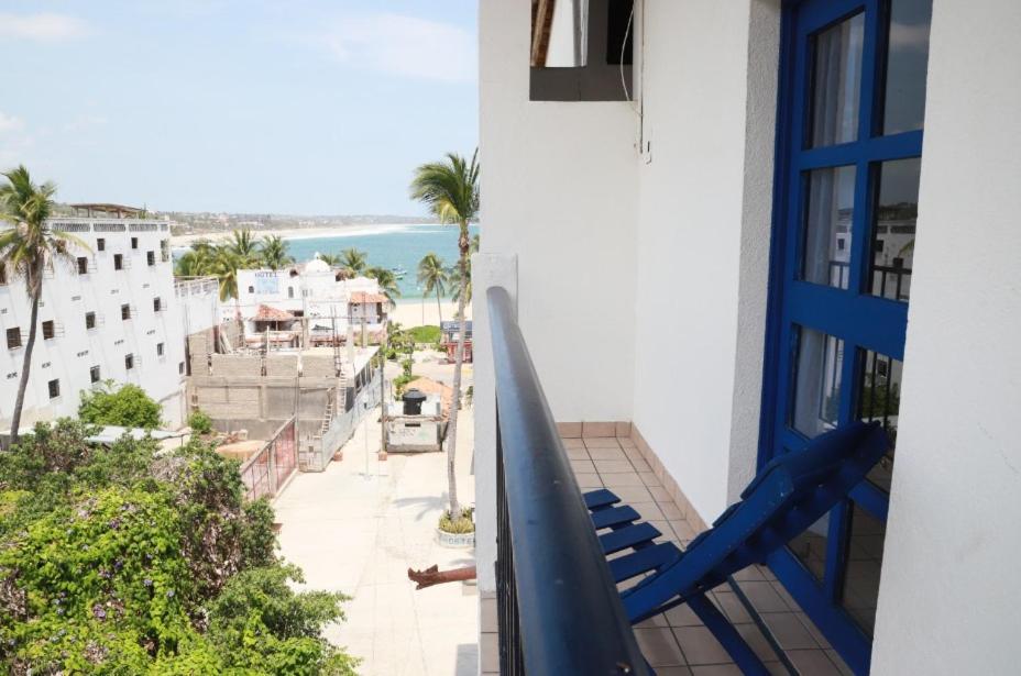 Hotel & Hostal Mayflower Puerto Escondido  Exterior photo