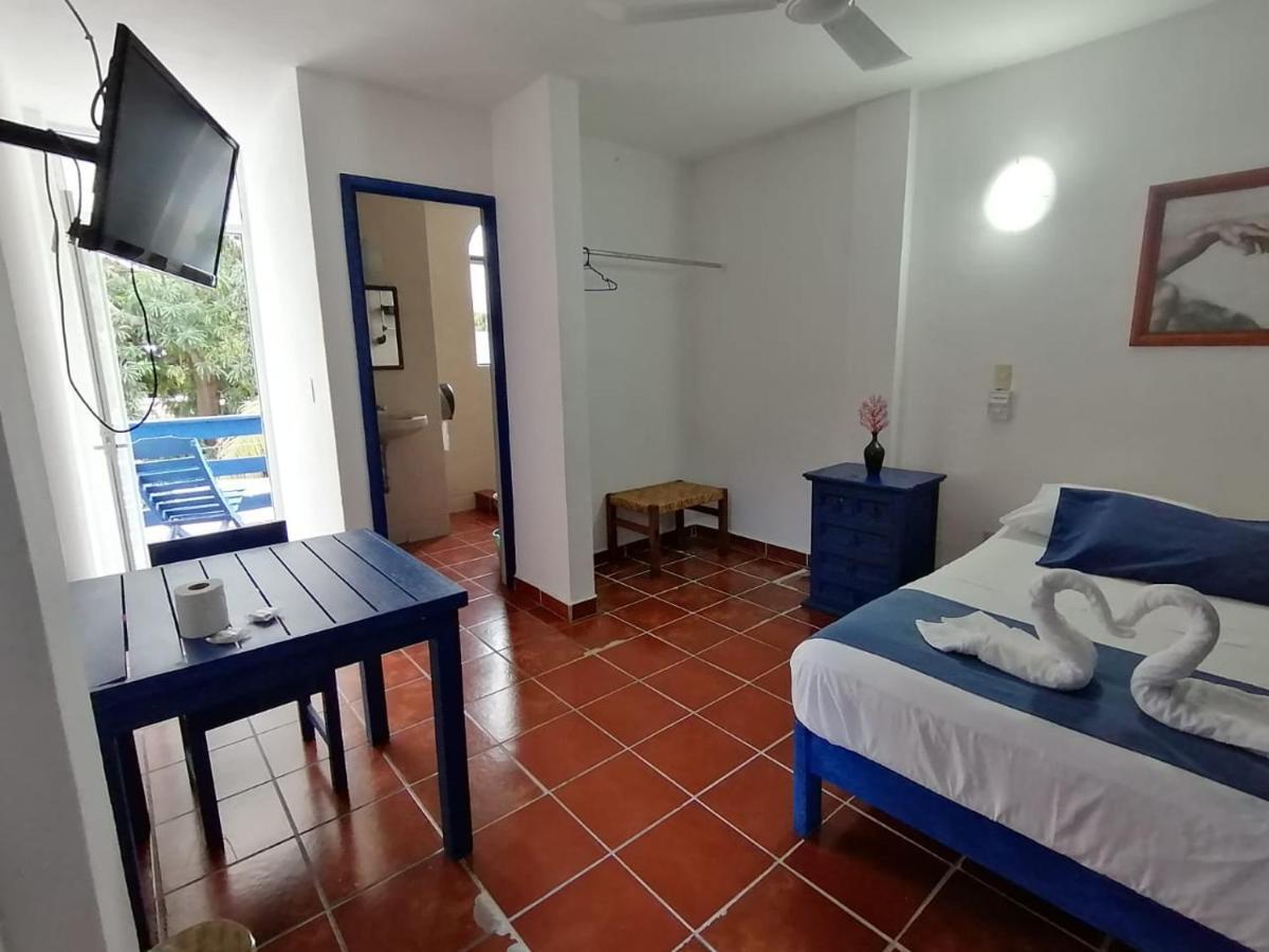 Hotel & Hostal Mayflower Puerto Escondido  Exterior photo